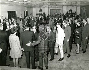 Image description is not available for 1969.088